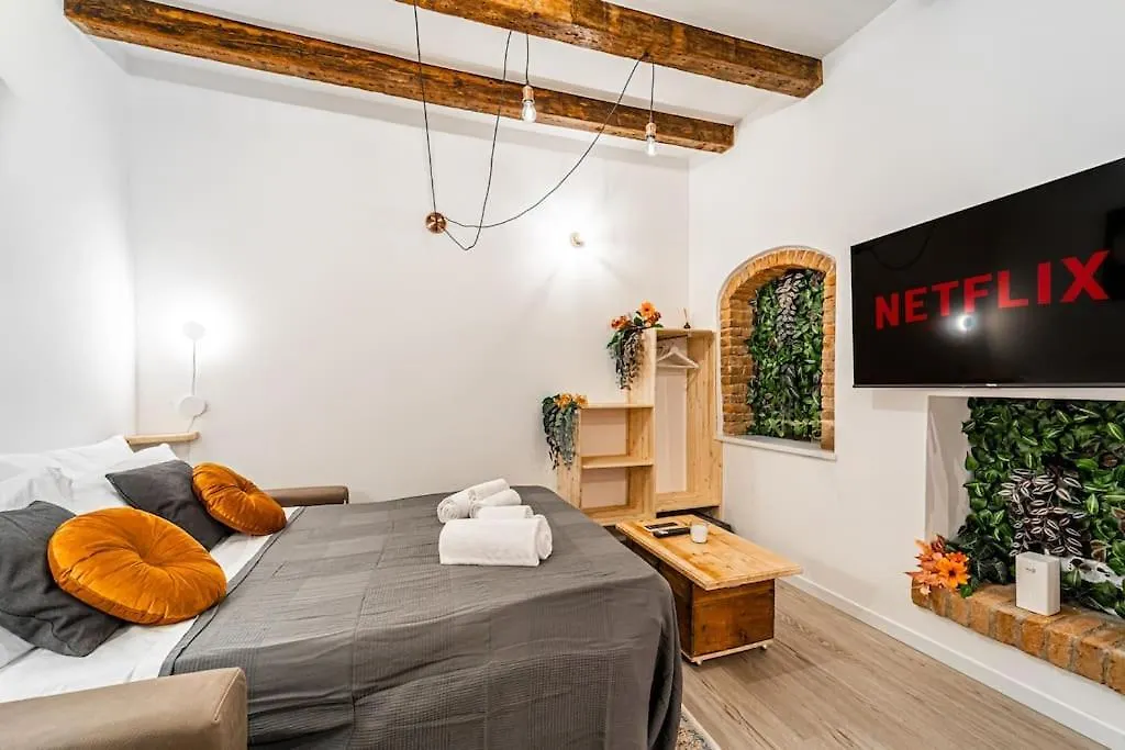Suite32 Bergamo 0*,